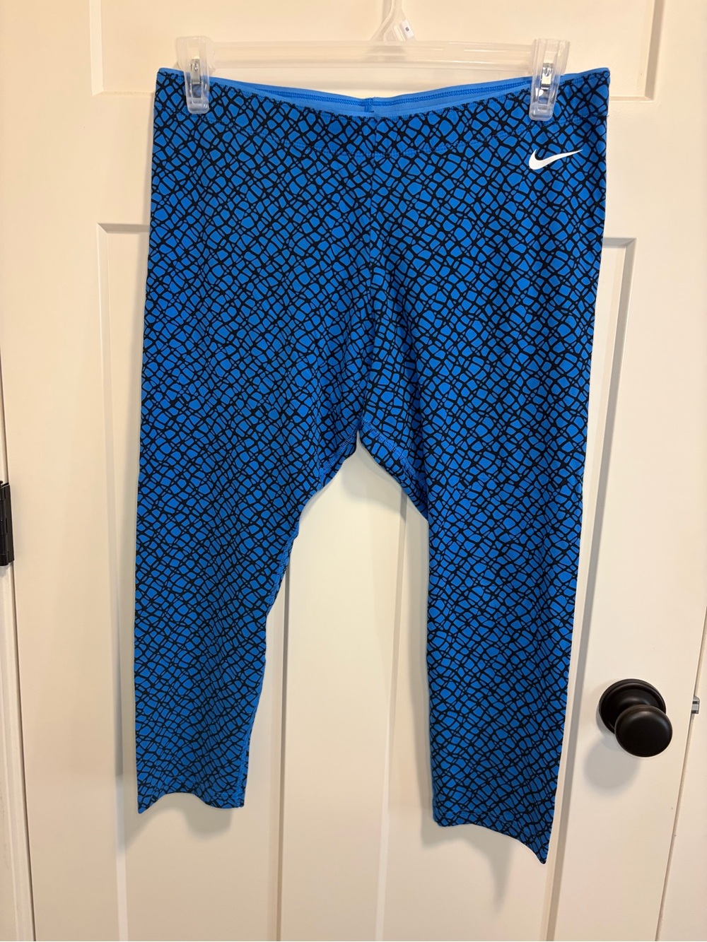 Nike Women’s Blue Patterned Performance Capri Leggings